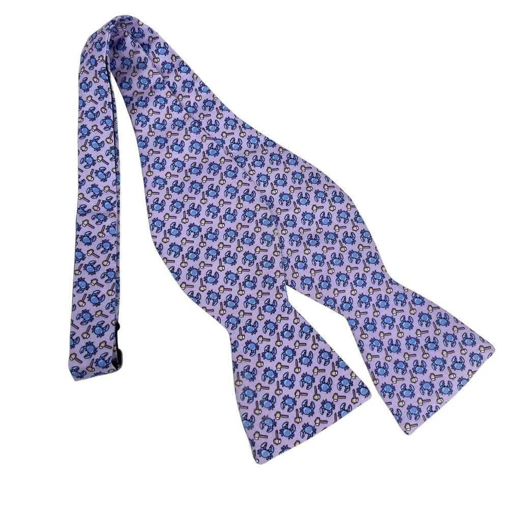 Vineyard Vines Men's Bow Tie Crab Mallets Lilac/Blue Silk USA 2 5/8
